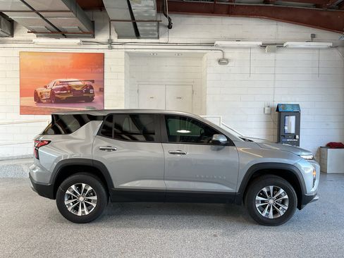 New 2026 Chevrolet Equinox LT FWD image 11