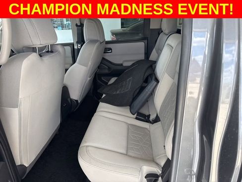 Used 2025 Nissan Frontier SV image 9