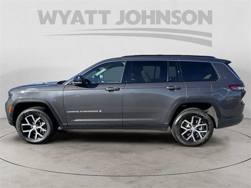 Used 2024 Jeep Grand Cherokee L Limited image 2