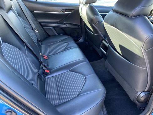 Used 2018 Toyota Camry SE w/ Moonroof Package image 23