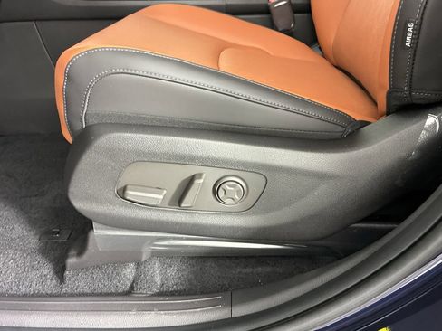 New 2026 Kia Carnival EX image 13