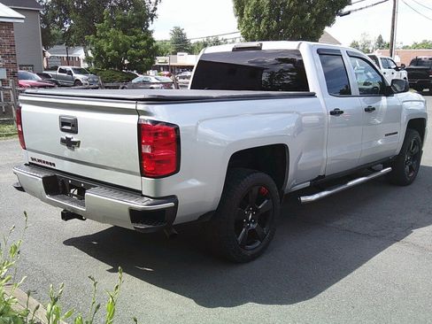 Used 2017 Chevrolet Silverado 1500 LT w/ Redline Edition AWD/4WD image 4
