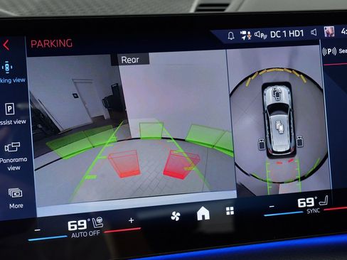 Used 2024 BMW X1 M35i w/ Premium Package image 57