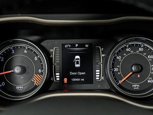 Used 2015 Jeep Cherokee Sport w/ Cold Weather Group AWD/4WD image 20