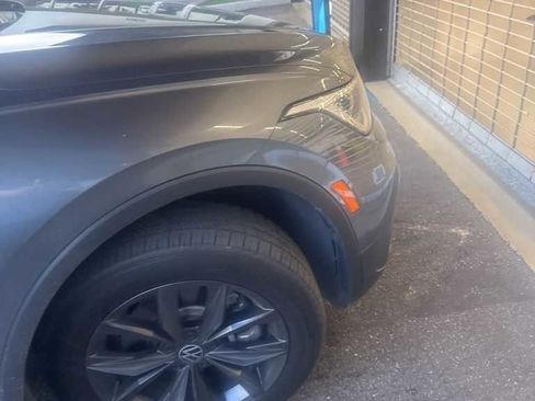 Certified 2023 Volkswagen Tiguan SE w/ Panoramic Sunroof Package FWD image 20