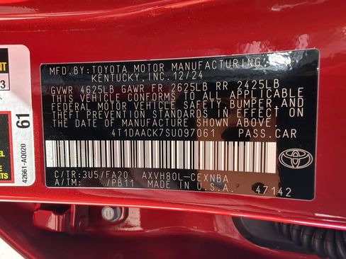 Used 2025 Toyota Camry LE FWD image 39