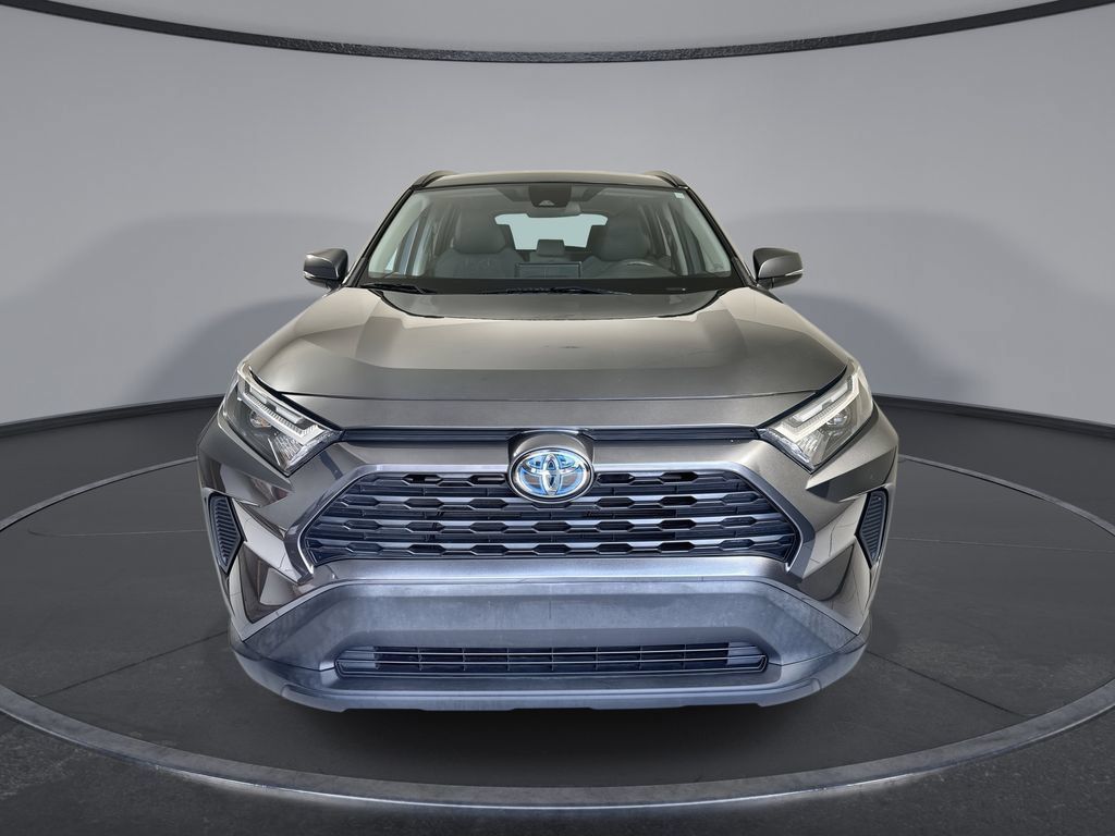 Used 2024 Toyota RAV4 XLE AWD/4WD image 3