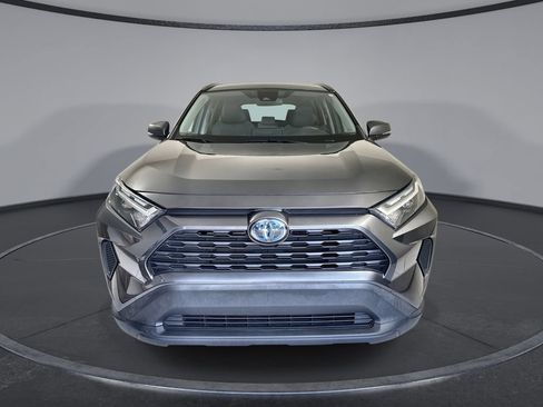 Used 2024 Toyota RAV4 XLE AWD/4WD image 3