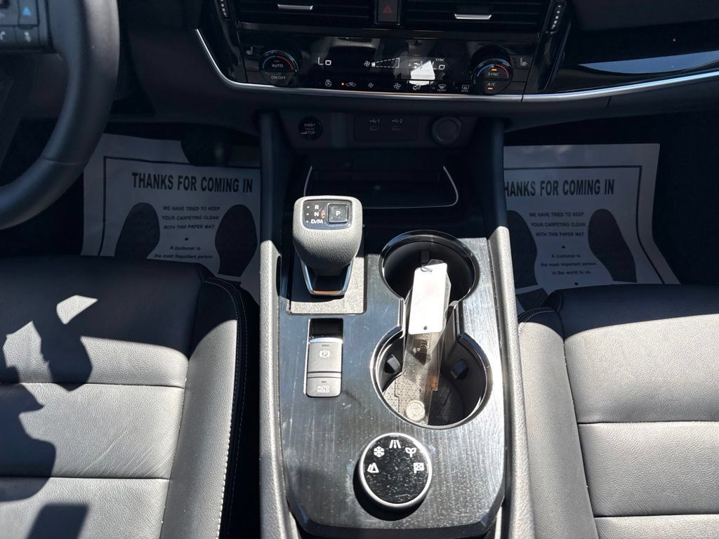 Used 2026 Nissan Rogue SL AWD/4WD image 18