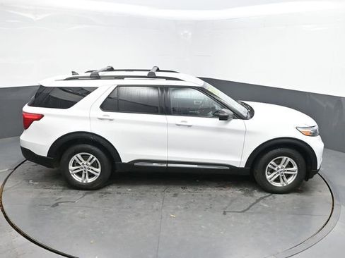 Used 2023 Ford Explorer XLT image 29