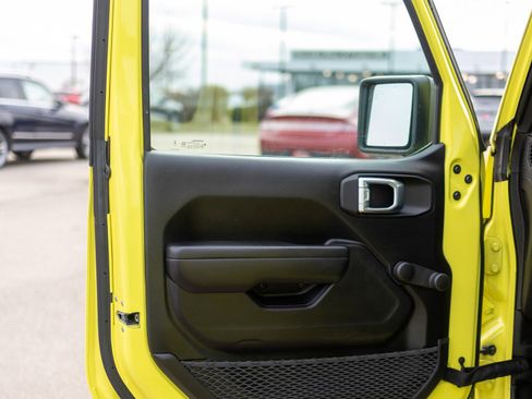 Used 2023 Jeep Gladiator Sport image 34