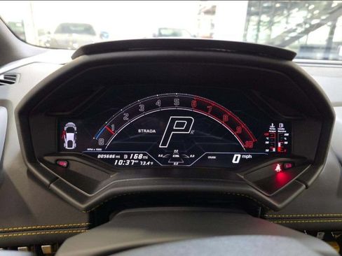 Used 2023 Lamborghini Huracan Tecnica RWD image 7
