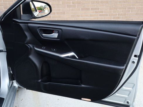 Used 2017 Toyota Camry LE image 23