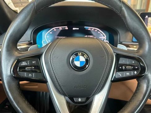 Used 2020 BMW 530e xDrive w/ Premium Package AWD/4WD image 23