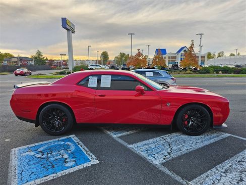 Used 2015 Dodge Challenger SRT Hellcat image 6