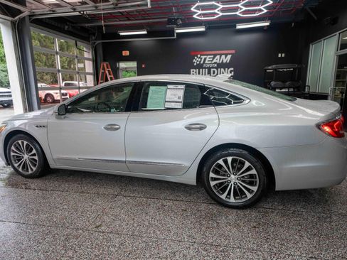 Used 2018 Buick LaCrosse Essence FWD image 2