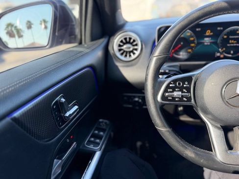 Used 2021 Mercedes-Benz GLB 250 image 7