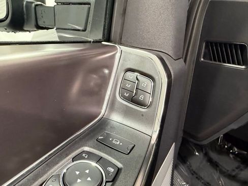 Used 2026 Ford F450 Platinum w/ FX4 Off-Road Package image 16