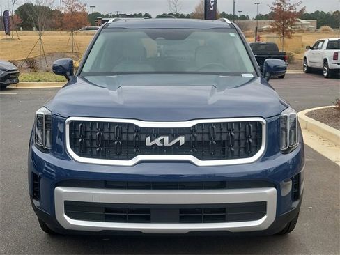 Certified 2025 Kia Telluride EX w/ EX Captain's Chair Package image 2