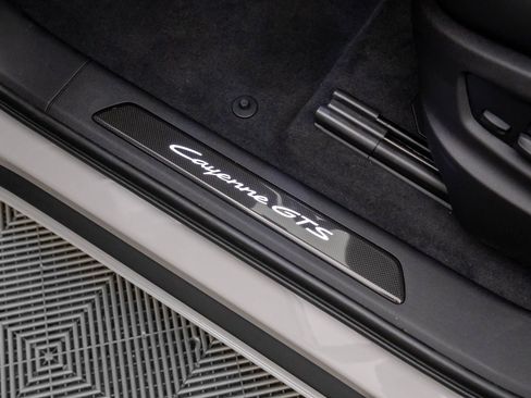 New 2026 Porsche Cayenne GTS image 18