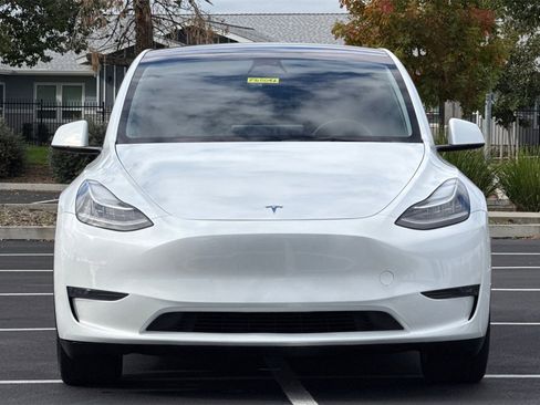 Used 2023 Tesla Model Y Long Range image 6