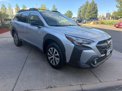 Used 2023 Subaru Outback Premium AWD/4WD image 4