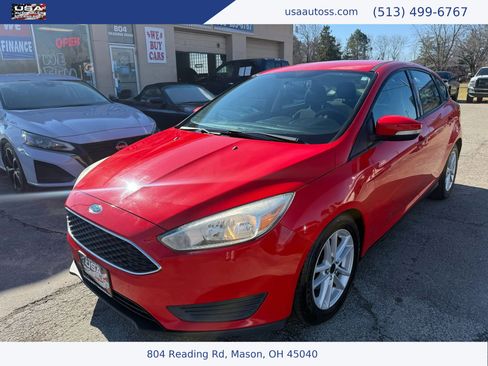 Used 2015 Ford Focus SE image 1
