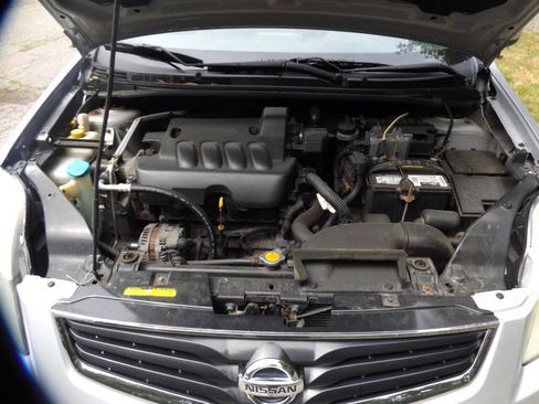 Used 2010 Nissan Sentra 2.0 FWD image 12