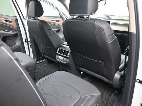 New 2026 Volkswagen Atlas SE image 25