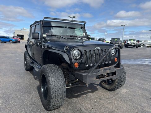 Used 2013 Jeep Wrangler Unlimited Rubicon w/ Connectivity Group image 3