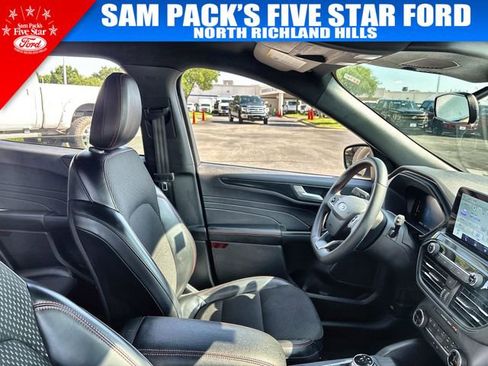 Used 2025 Ford Escape ST-Line FWD image 18