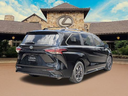 Used 2024 Toyota Sienna XSE w/ XSE Premium Package AWD/4WD image 2
