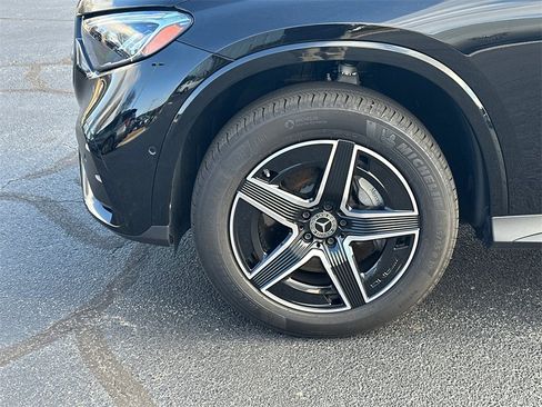 Certified 2025 Mercedes-Benz GLC 300 image 12