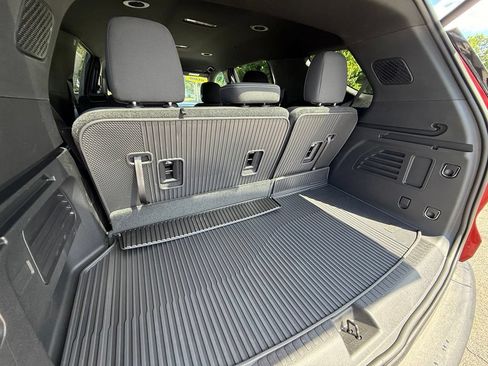 Used 2026 Chevrolet Traverse LT w/ LPO, Floor Liner Package AWD/4WD image 29