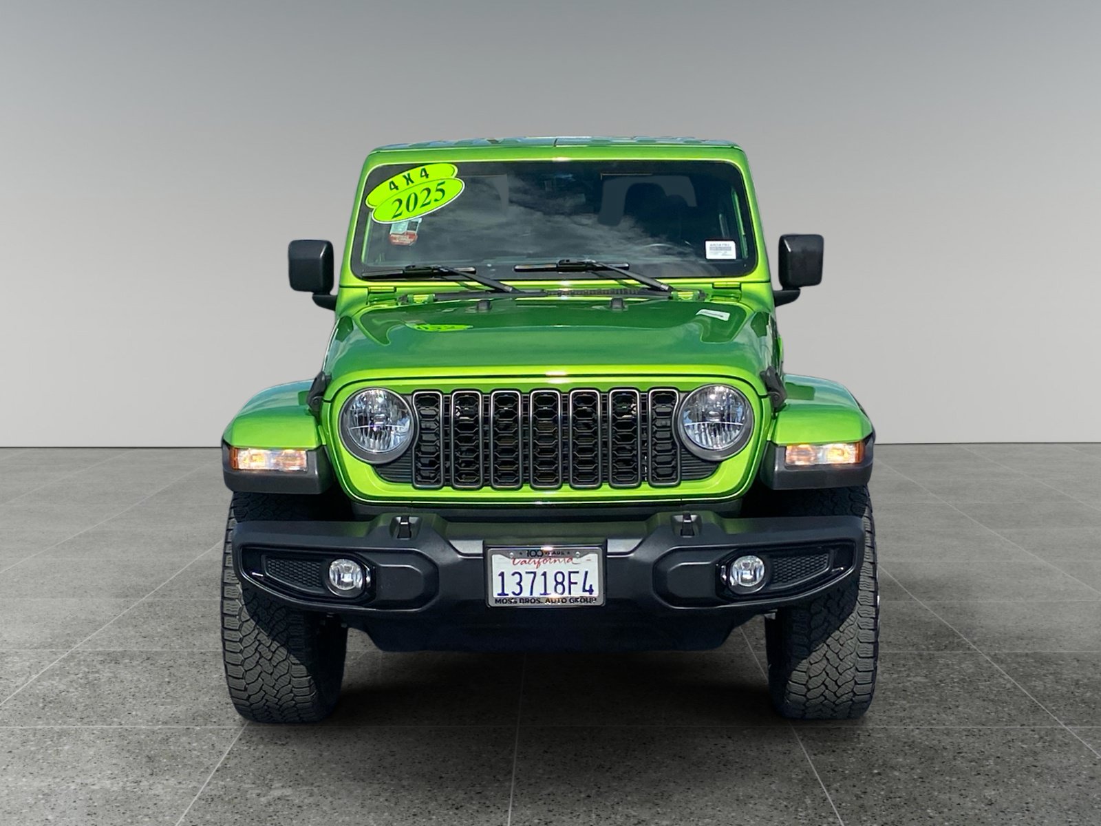 Used 2025 Jeep Gladiator Sport AWD/4WD image 8