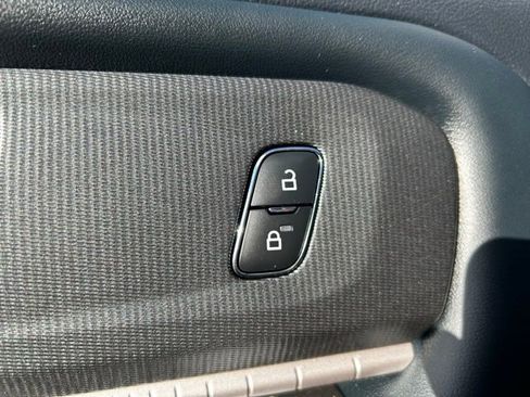 Used 2025 Ford Explorer ST-Line AWD/4WD image 32