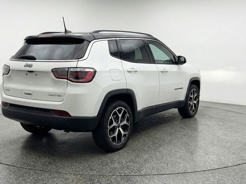 Used 2025 Jeep Compass Limited AWD/4WD image 9