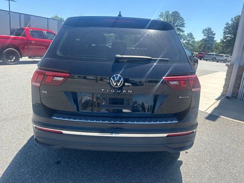 Used 2023 Volkswagen Tiguan SE AWD/4WD image 7