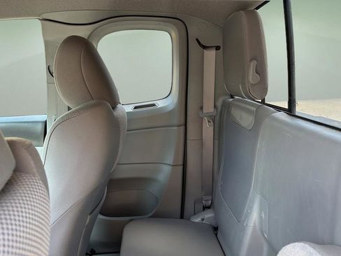 Used 2012 Toyota Tacoma 4x4 Access Cab V6 w/ TRD Sport Pkg image 15