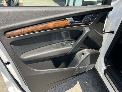 Used 2018 Audi Q5 2.0T Premium Plus w/ Premium Plus Package AWD/4WD image 6