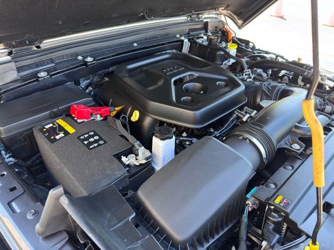 Used 2024 Jeep Wrangler Unlimited AWD/4WD image 49