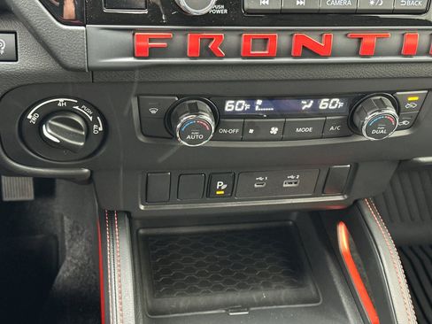 Used 2025 Nissan Frontier PRO-4X AWD/4WD image 18