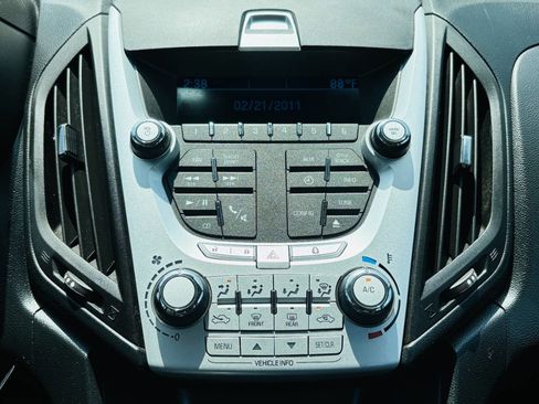 Used 2015 Chevrolet Equinox LS image 12