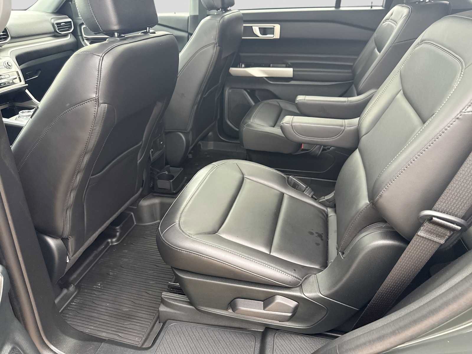 Used 2023 Ford Explorer XLT w/ Equipment Group 202A AWD/4WD image 19