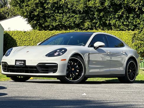 Used 2021 Porsche Panamera image 1