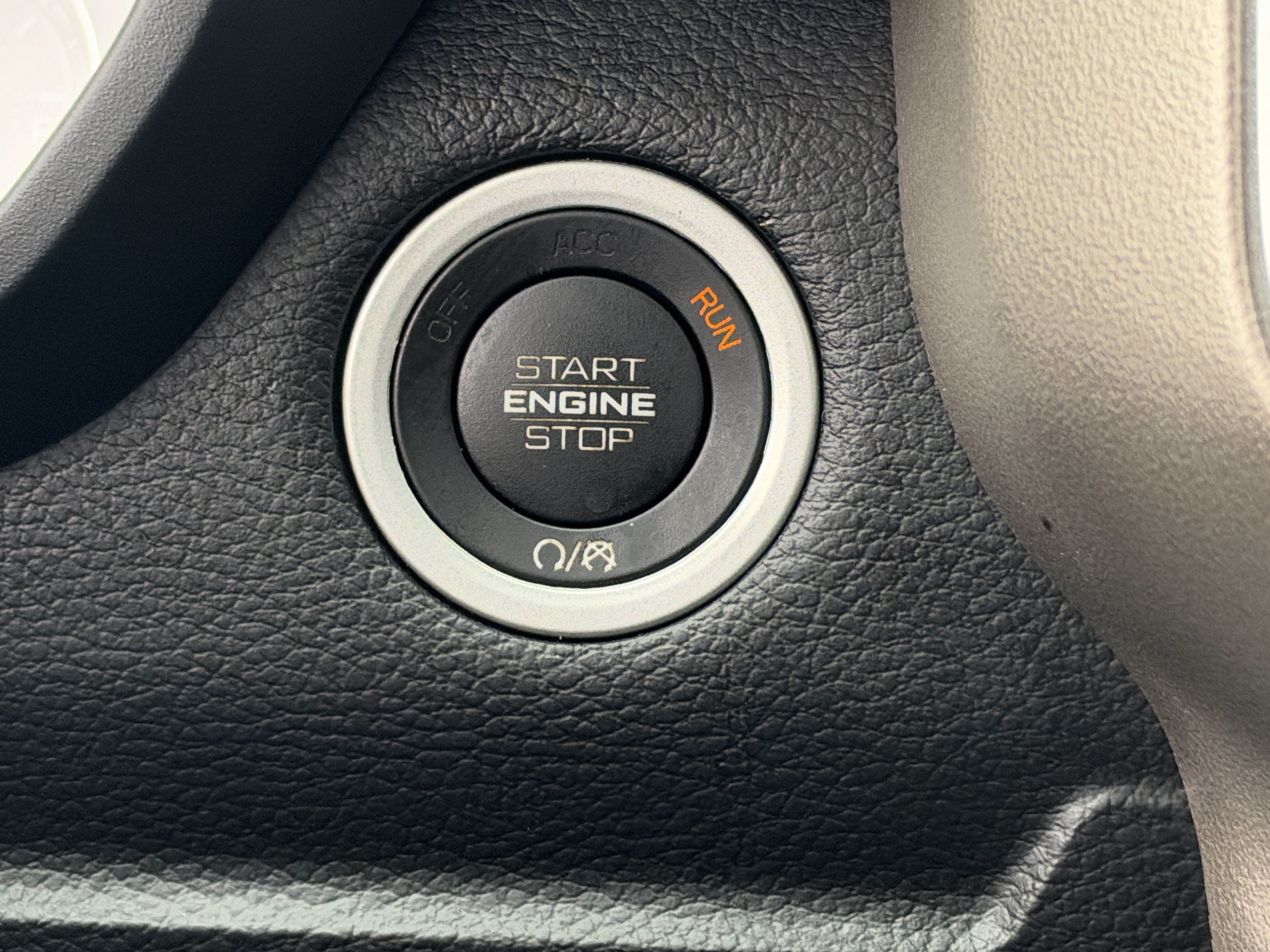 Used 2020 RAM 1500 Laramie AWD/4WD image 36