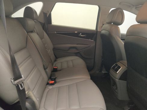 Used 2016 Kia Sorento EX FWD image 19