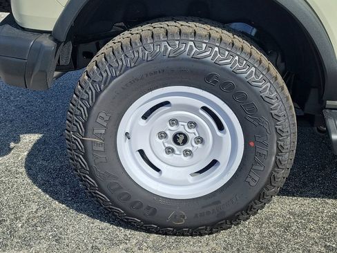 New 2026 Ford Bronco Heritage Edition AWD/4WD image 5