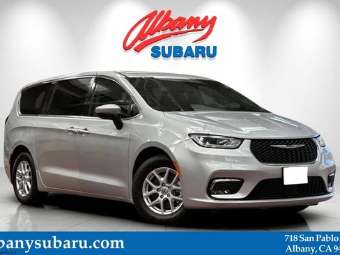 Used 2023 Chrysler Pacifica Touring-L FWD image 1