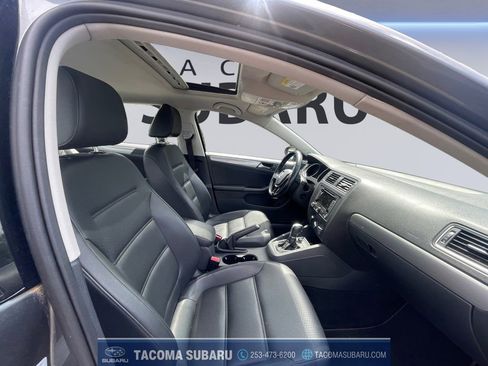 Used 2015 Volkswagen Jetta SE FWD image 17